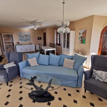 Casa Blanca Villa *